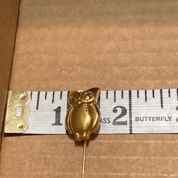 Vintage Trifari Gold Tone Owl Stick Lapel Pin With Cap Shiny Signed - Picture 8 of 11